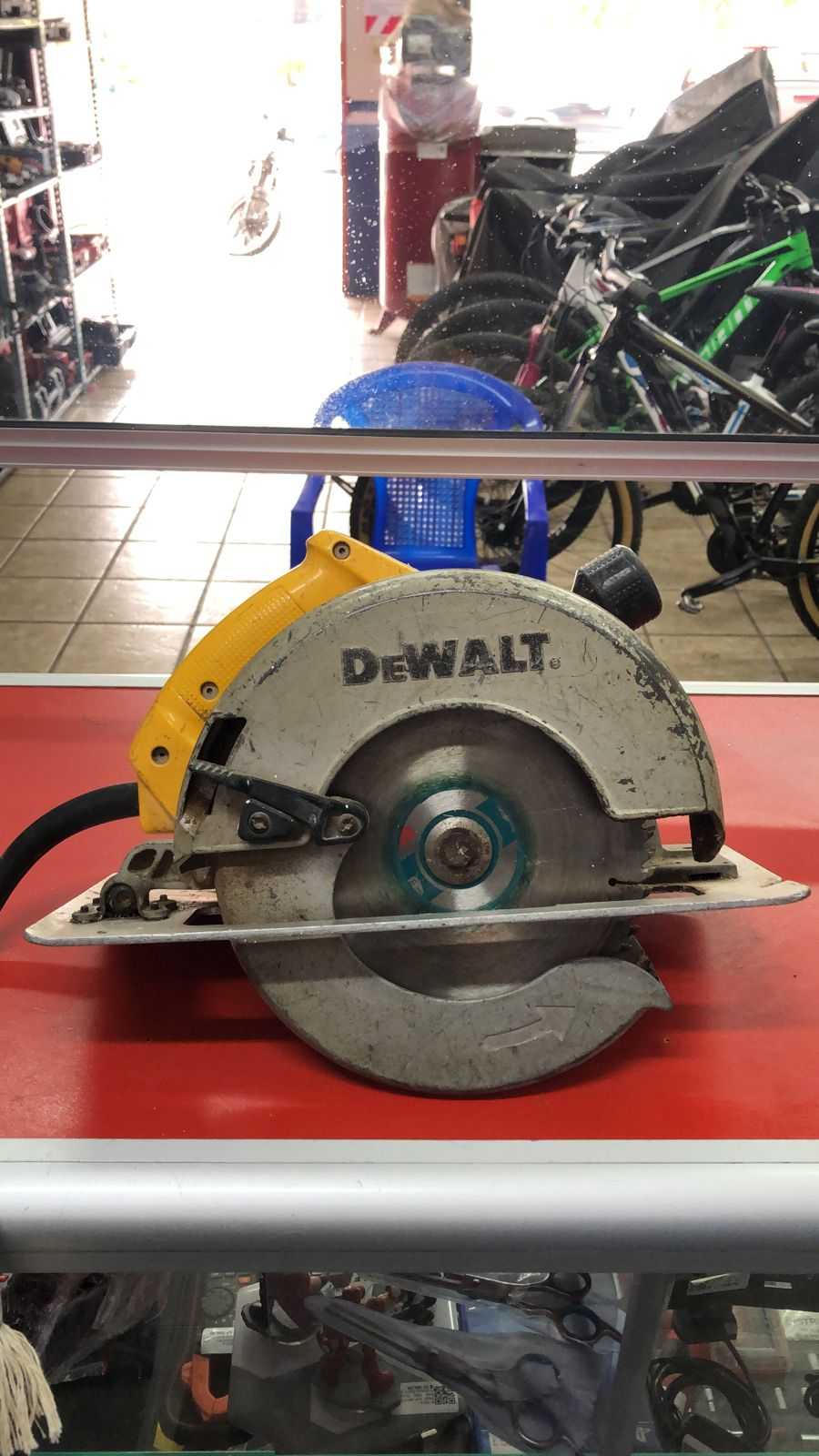 DeWalt dw384