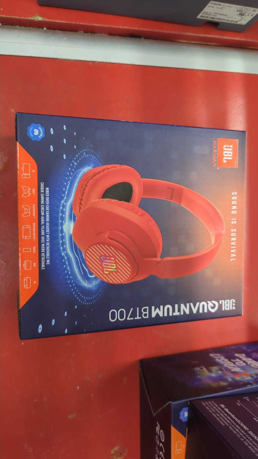 JBL QUANTUM BT700 AAA