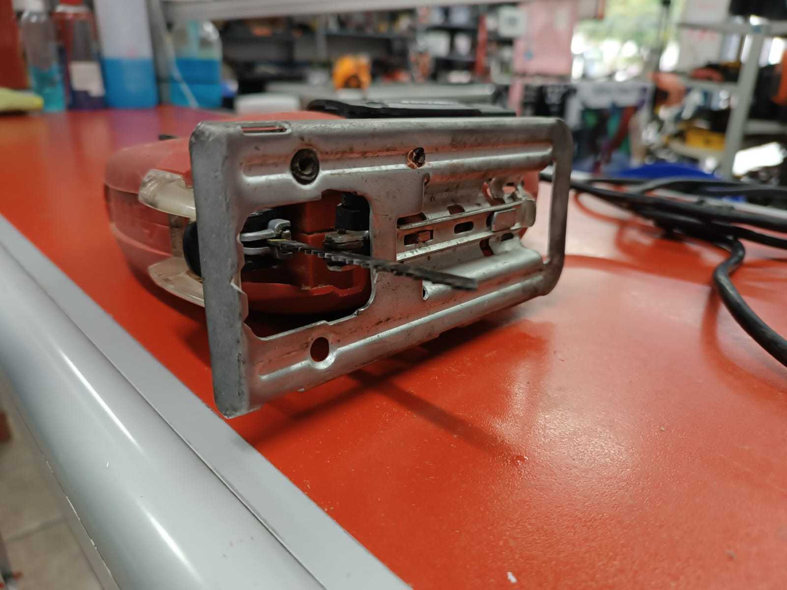 Black and decker js500