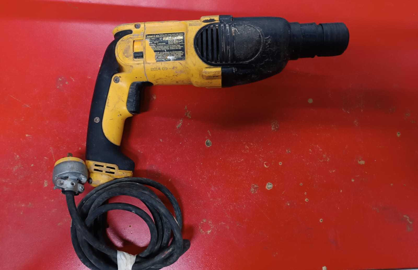 DeWalt D25013B3