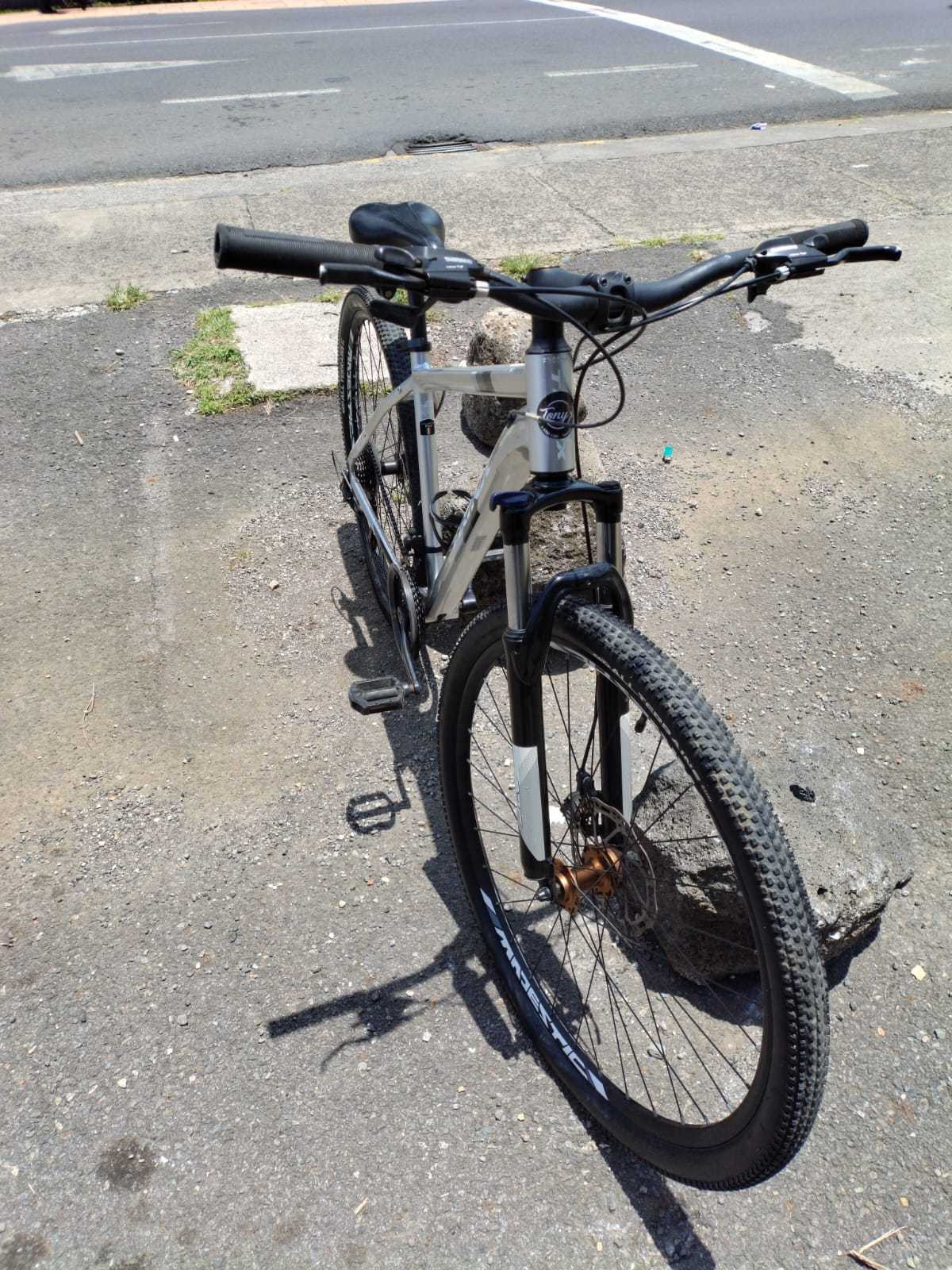 Trinx M136