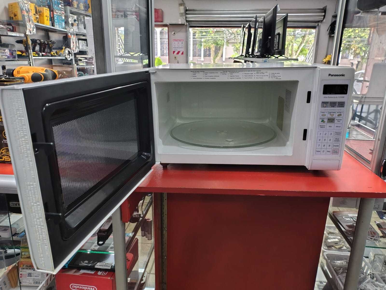 Panasonic nn s755wf