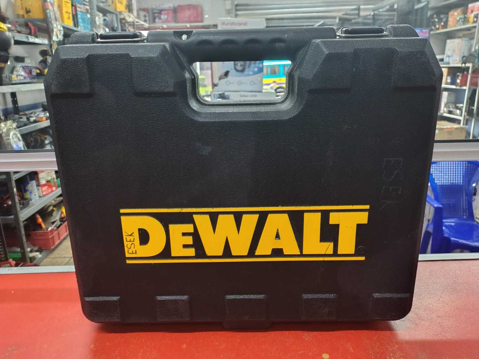 dewalt dcd776