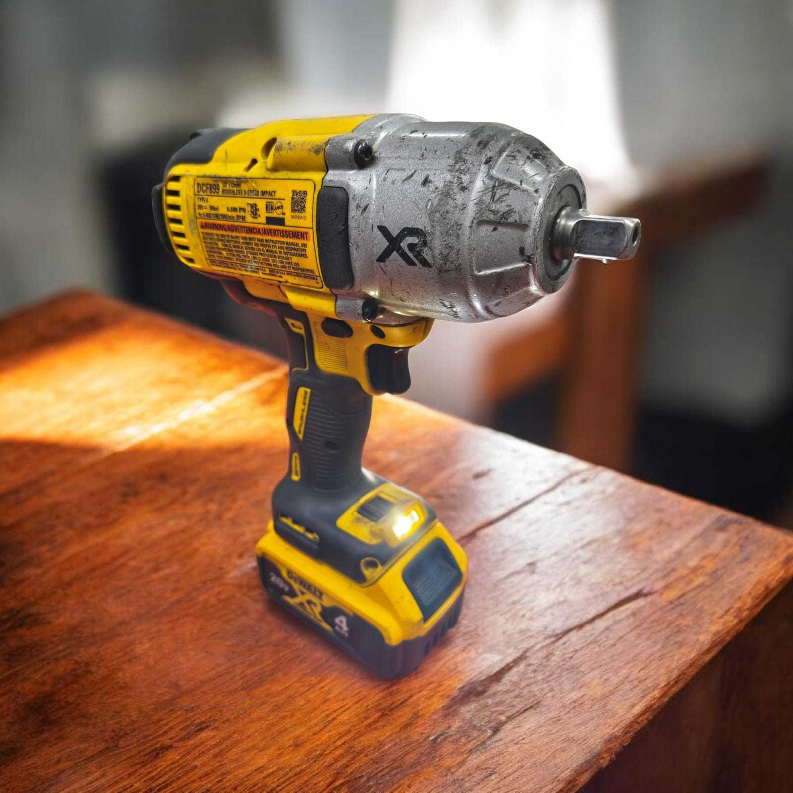 DeWalt dcf899