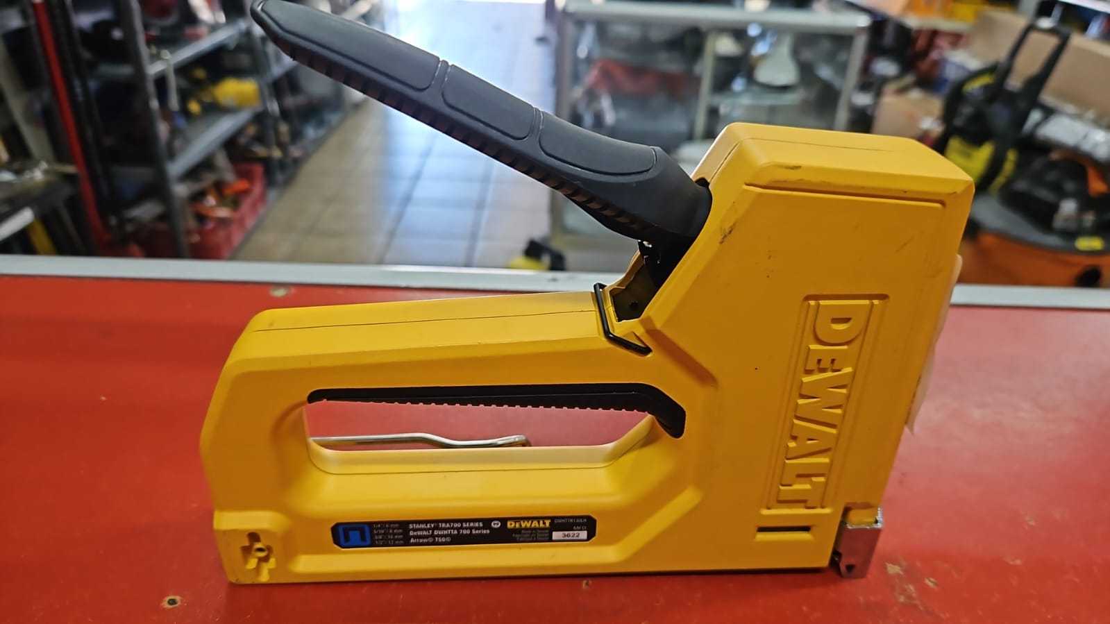 DEWALT 